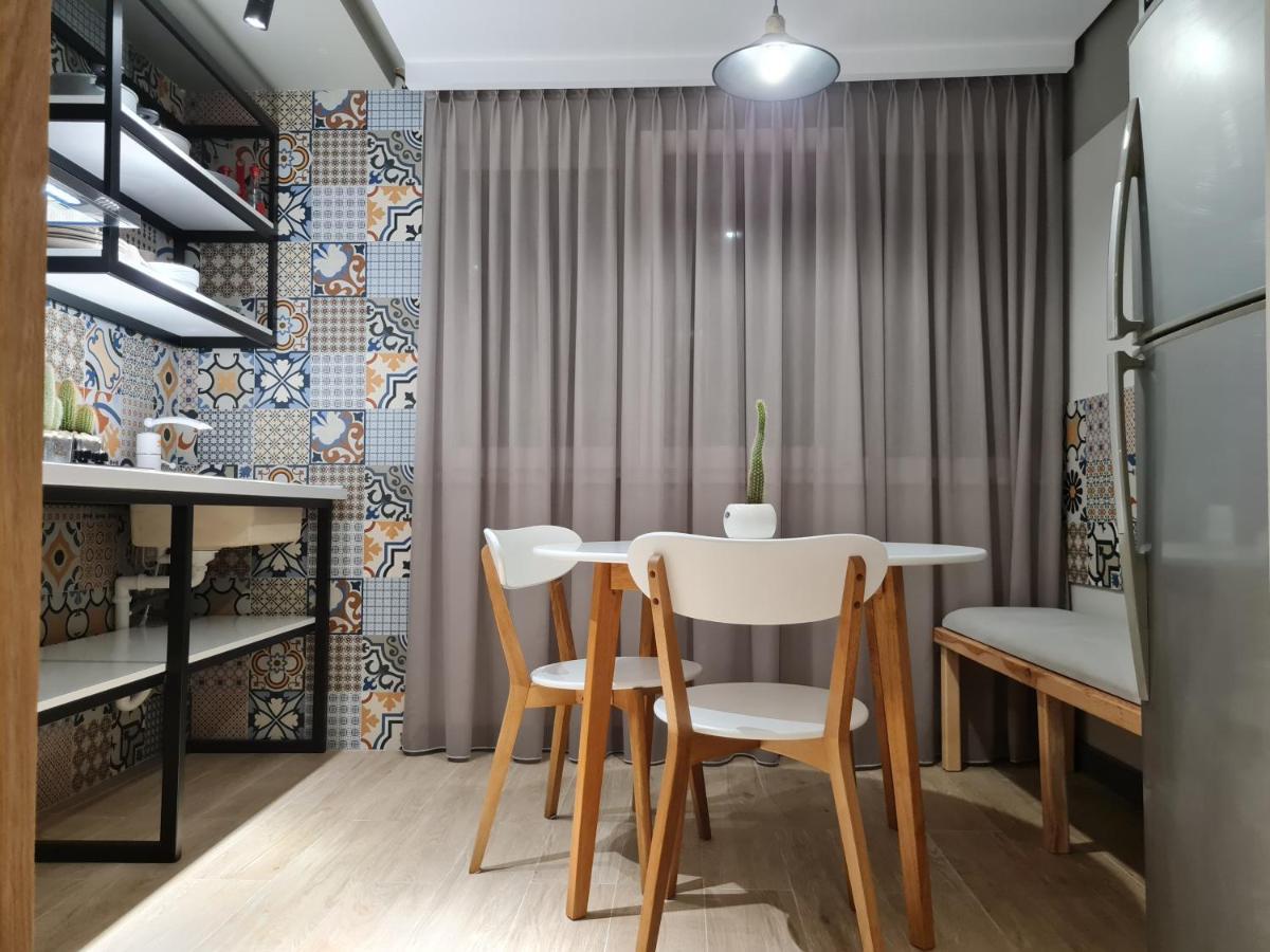 Tam Serviced Studio Apartment Myslym Shyri No1 Tiranë Ngoại thất bức ảnh