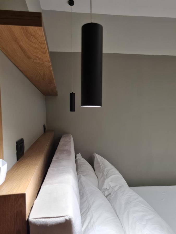 Tam Serviced Studio Apartment Myslym Shyri No1 Tiranë Ngoại thất bức ảnh