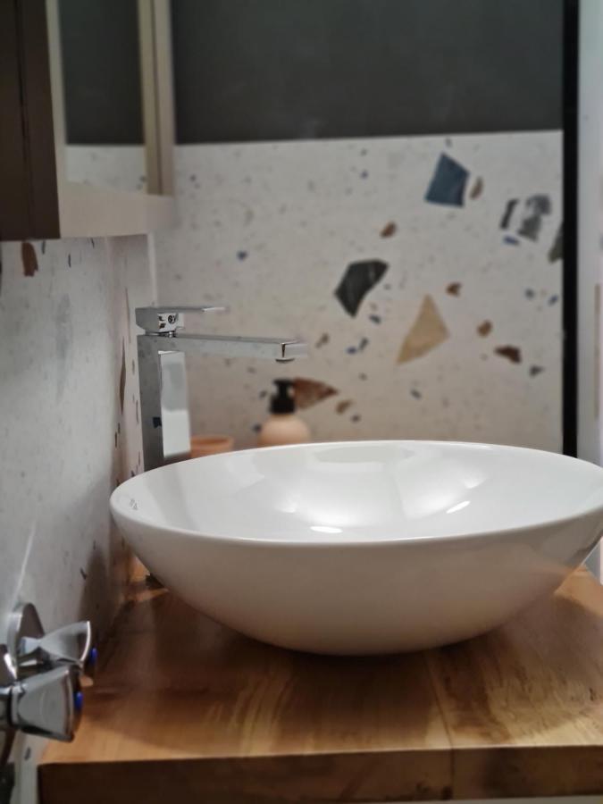 Tam Serviced Studio Apartment Myslym Shyri No1 Tiranë Ngoại thất bức ảnh