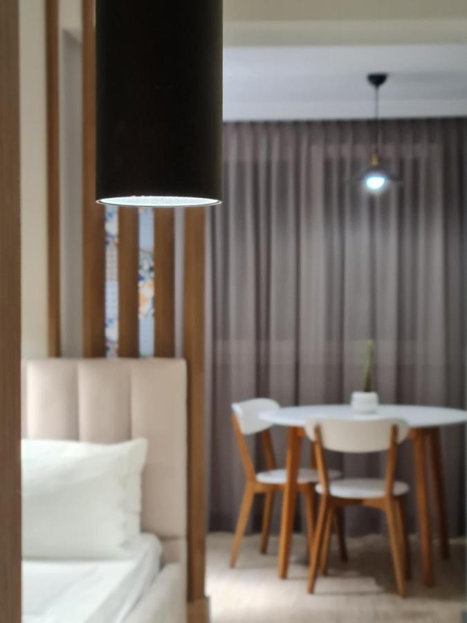 Tam Serviced Studio Apartment Myslym Shyri No1 Tiranë Ngoại thất bức ảnh